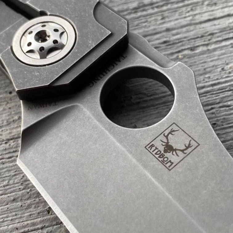 Spyderco Stovepipe Folding Knife 2.78"- C260TIP Spyderco Knives 5 Spyderco Stovepipe Folding Knife 2.78"- C260TIP Spyderco Knives