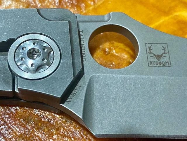 Spyderco Stovepipe Folding Knife 2.78"- C260TIP Spyderco Knives 7 Spyderco Stovepipe Folding Knife 2.78"- C260TIP Spyderco Knives